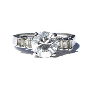 Vintage Cubic Zirconia Sterling Silver Ring Size 8
